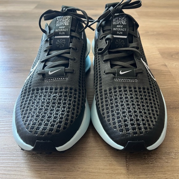 Nike Interact Run
Men's Road Running Shoes - Picture 3 of 9